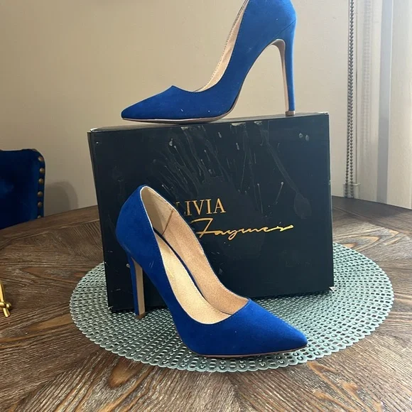 Selling Navy Blue high heels for a evening out - Picture 3 of 6